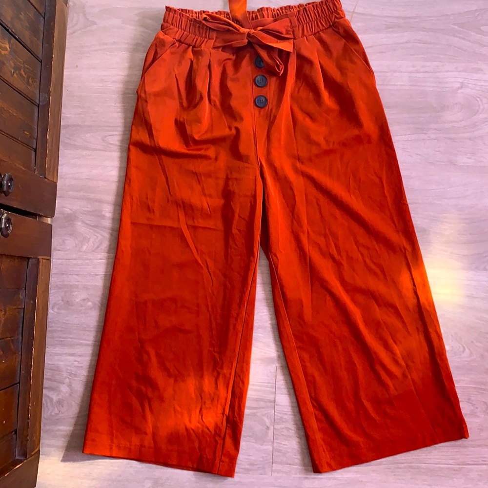 Beautiful capri wide les